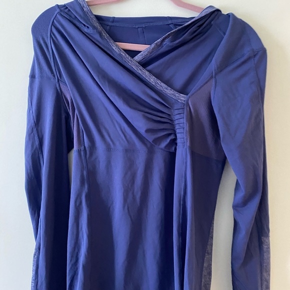 Lululemon size 6 light hoodie - Picture 1 of 13